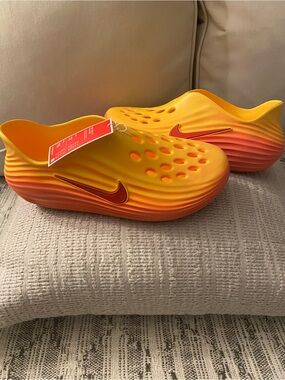 New Men’s Nike Reactx Rejuven8 Slides Topaz Gold Crimson Size 12